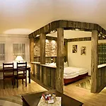Wellnesshotel Seeschloesschen - Privat- & Naturresort Зенфтенберг