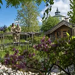 Wellnesshotel Seeschloesschen - Privat- & Naturresort Отель Зенфтенберг