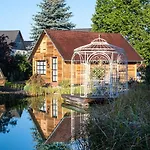 Wellnesshotel Seeschloesschen - Privat- & Naturresort Зенфтенберг