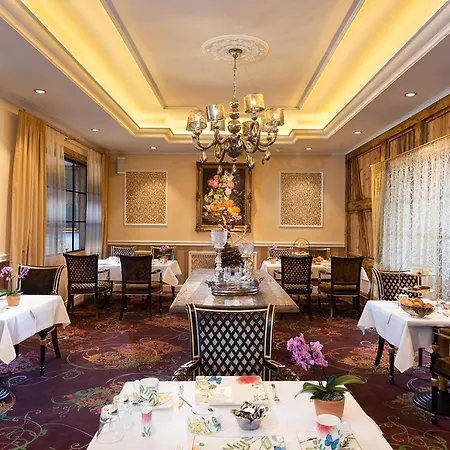 Отель Wellnesshotel Seeschloesschen - Privat- & Naturresort Зенфтенберг