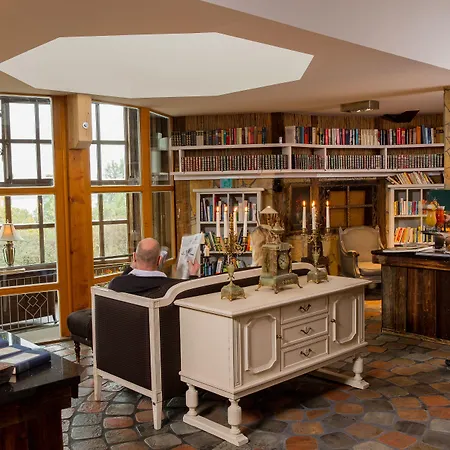 Wellnesshotel Seeschloesschen - Privat- & Naturresort Отель Зенфтенберг