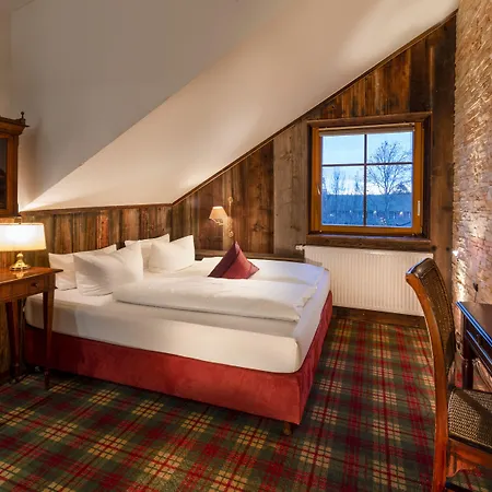 Отель Wellnesshotel Seeschloesschen - Privat- & Naturresort Зенфтенберг