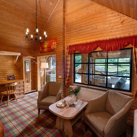 Wellnesshotel Seeschloesschen - Privat- & Naturresort Отель Зенфтенберг